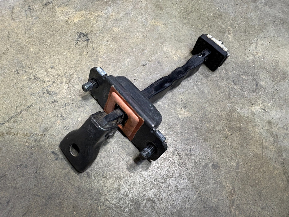 2017-2020 HYUNDAI ELANTRA REAR LEFT DOOR CHECK STRAP STOP STOPPER OEM