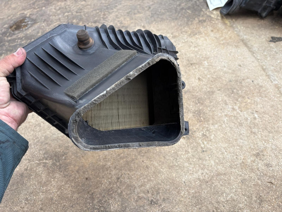 2011-2019 Dodge Challenger 3.6L Air Cleaner Intake Air Box OEM