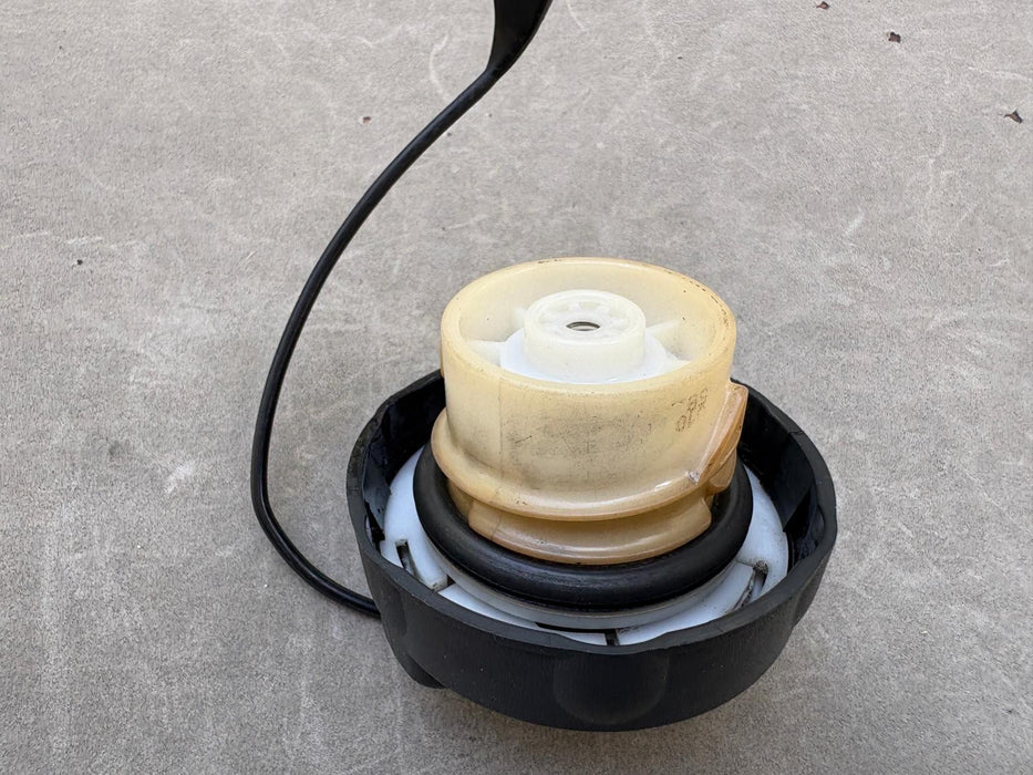 2007 - 2017 Jeep Patriot Fuel Tank Gas Cap OEM