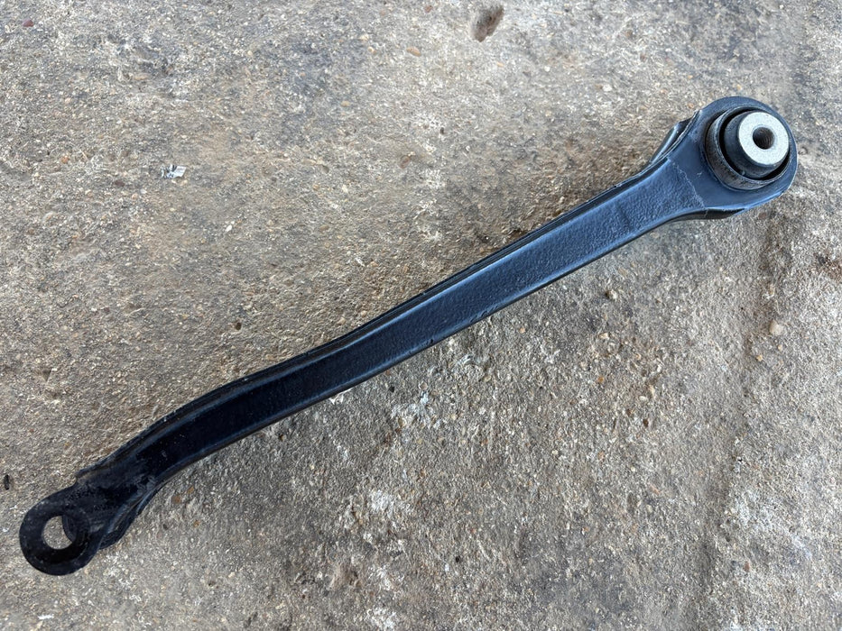 2017-2023 CADILLAC XT5 REAR RIGHT PASSENGER SIDE LOWER TRAILING CONTROL ARM OEM