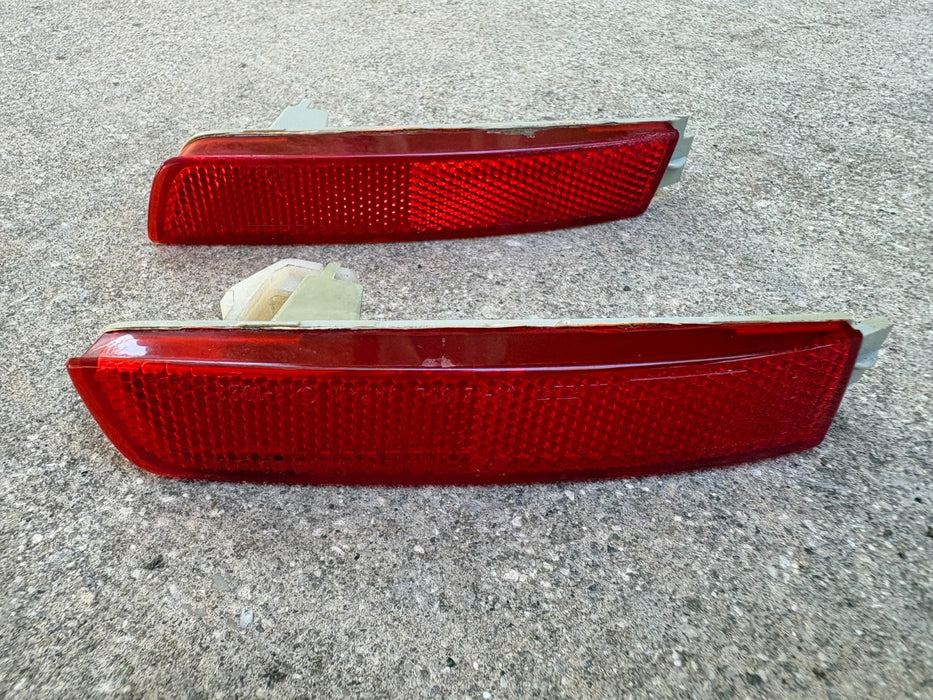 2009 - 2014 Nissan Murano Rear Reflector Driver and Passenger Side OEM