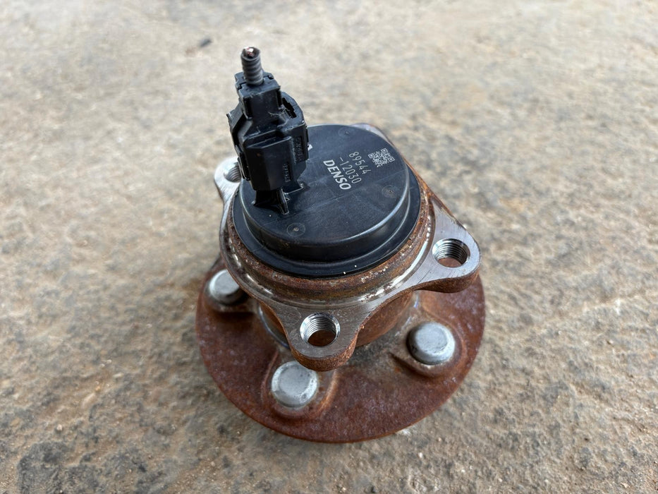 2019 - 2024 Toyota Corolla 2.0 Rear Right Wheel Hub Bearing Assembly OEM