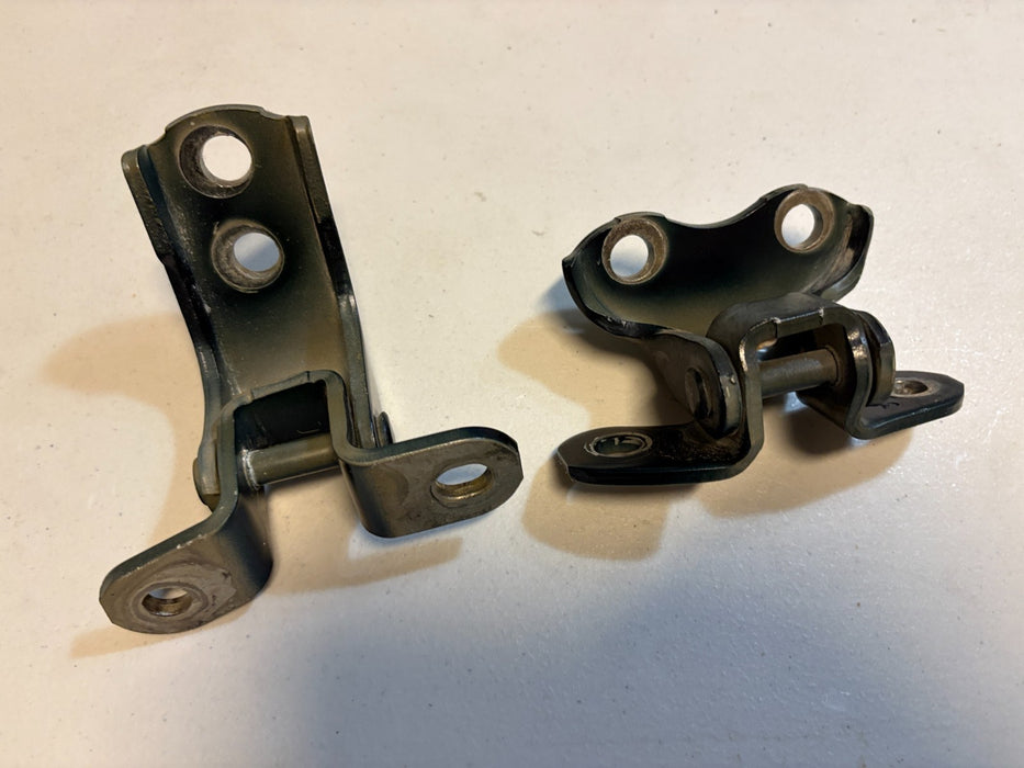2020-2026 TOYOTA COROLLA FRONT RIGHT DOOR HINGE UPPER & LOWER SET OEM