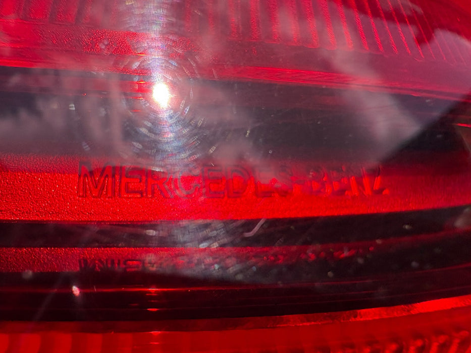 2014-2016 MERCEDES-BENZ GL550 REAR RIGHT SIDE QUARTER MOUNT TAIL LIGHT LAMP OEM
