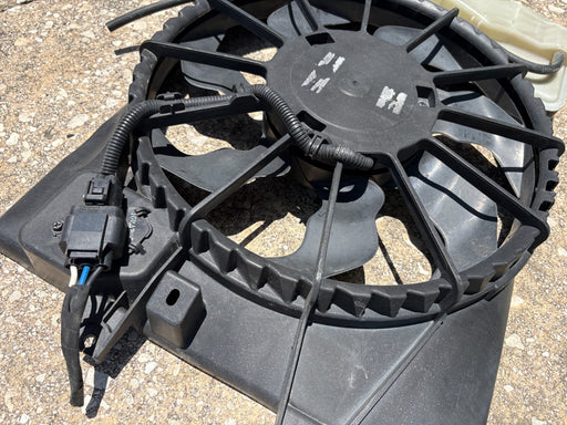 2011-2015 Hyundai Elantra 1.8L Radiator Cooling Fan Motor Assembly OEM