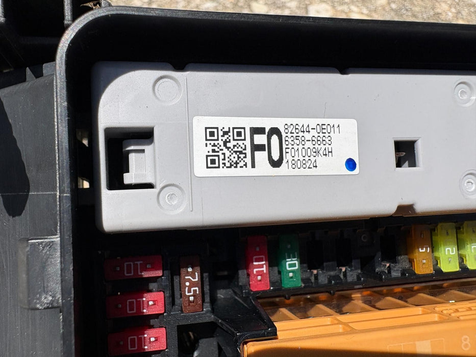 2017-2019 Toyota Highlander Fusebox Fuse Box Relay Module 82644-0E011 OEM