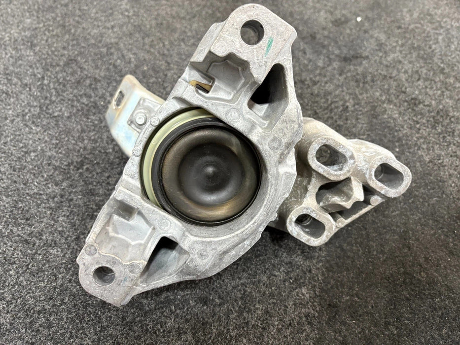 2014-2019 Mercedes X156 GLA250 Front Left Side Engine Mount Upper Bracket OEM