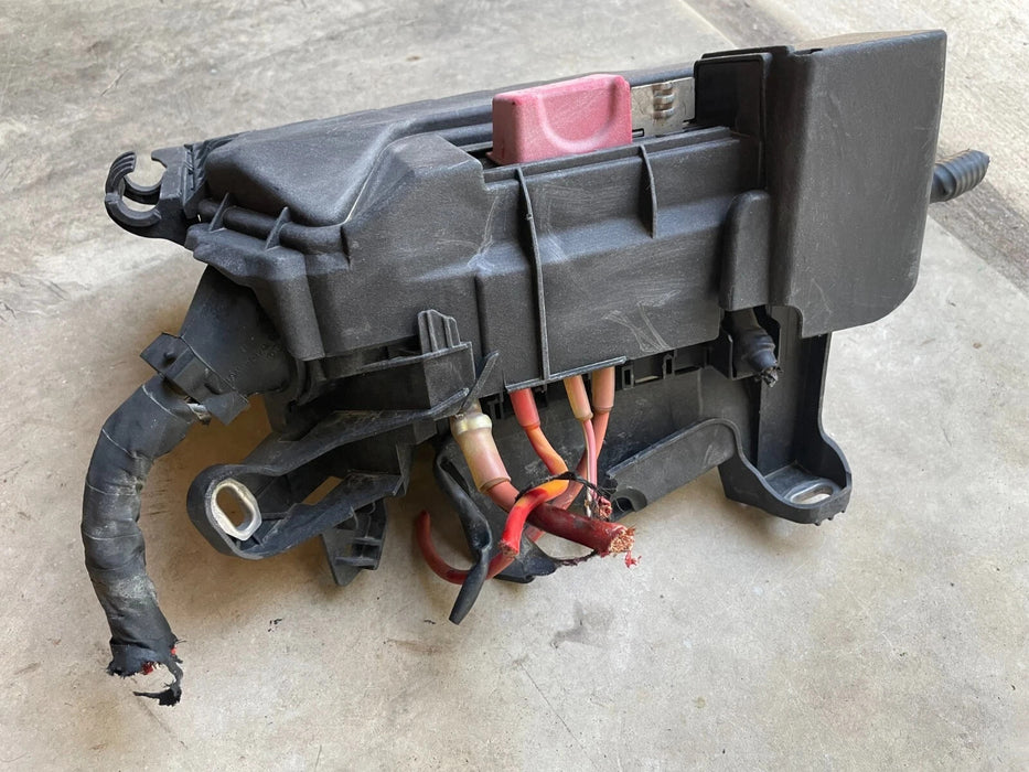 2014-2019 MERCEDES-BENZ CLA-Class CLA250 2.0L Engine Fuse Relay Box OEM