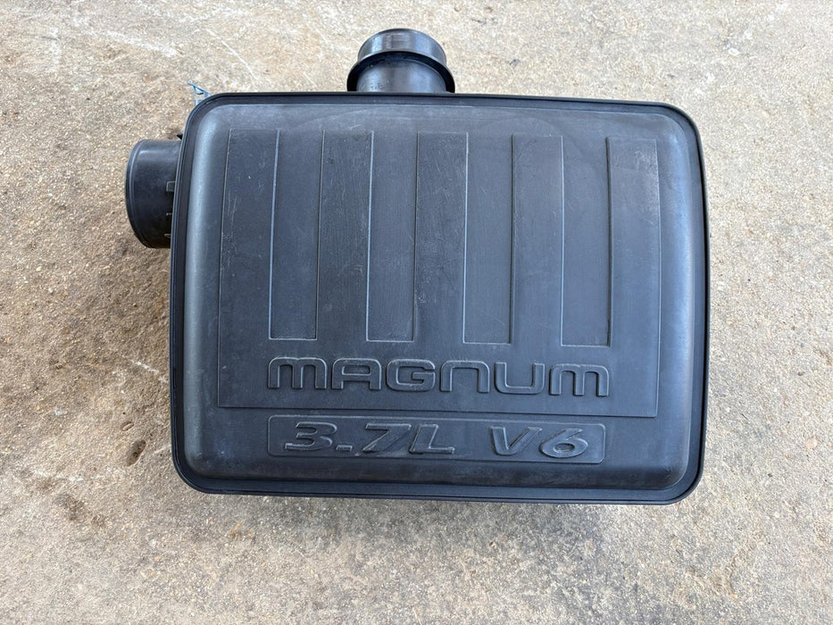 2004-2008 Dodge Ram 1500 3.7L Magnum Air Intake Cleaner Resonator Box OEM