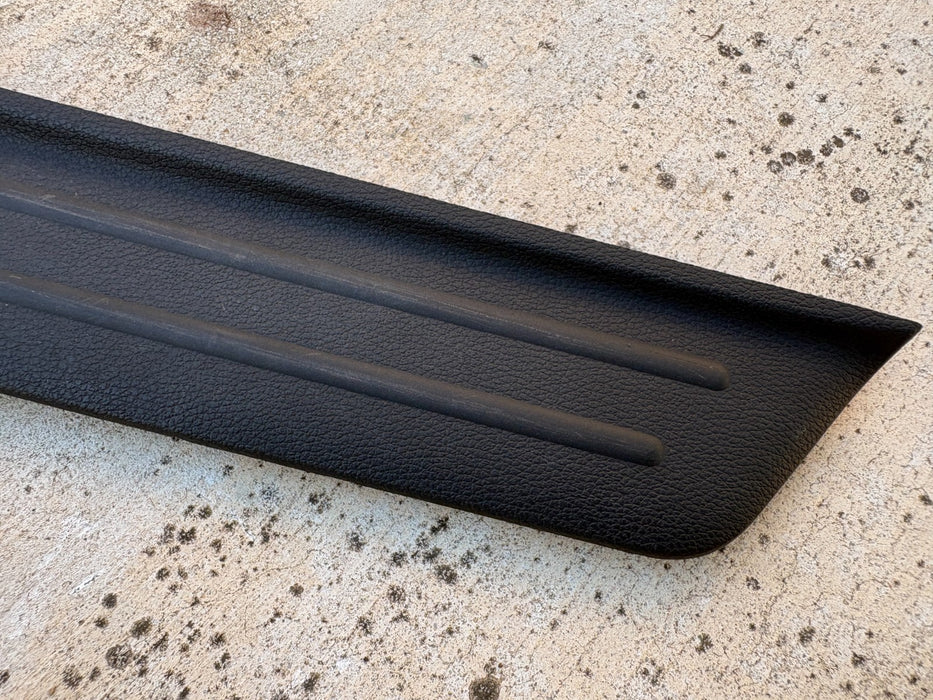 2015-2019 Hyundai Sonata Front Right Door Sill Scuff Plate Trim OEM