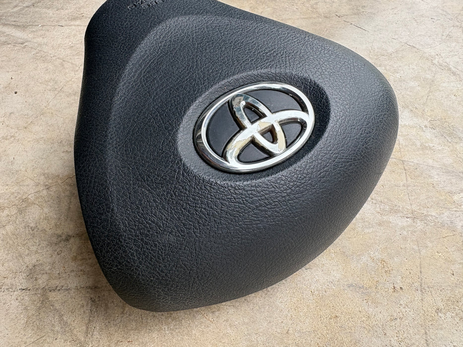 2009, 2010, 2011, 2012, 2013 Toyota Corolla Left Airbag Air Bag Driver Wheel OEM