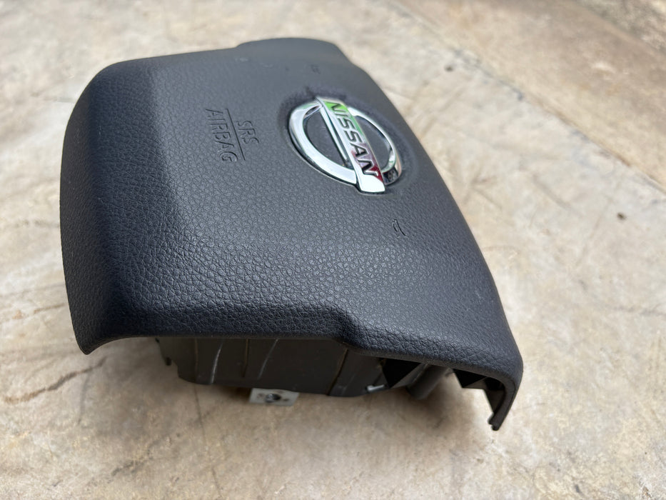 2022, 2023 Nissan Titan Driver Left Air Bag Driver Wheel OEM