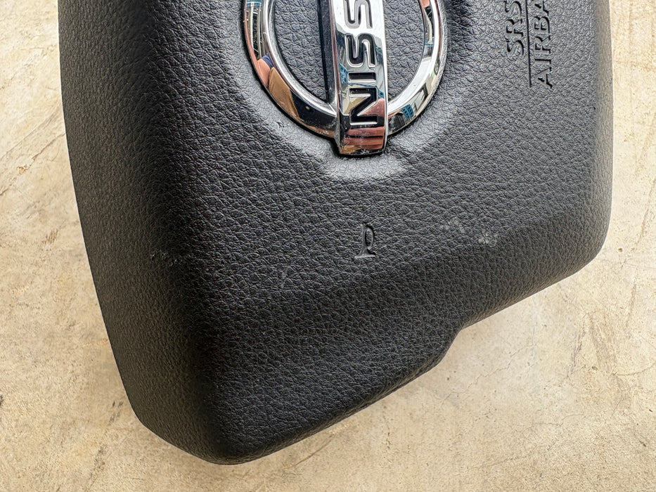 2022, 2023 Nissan Titan Driver Left Air Bag Driver Wheel OEM